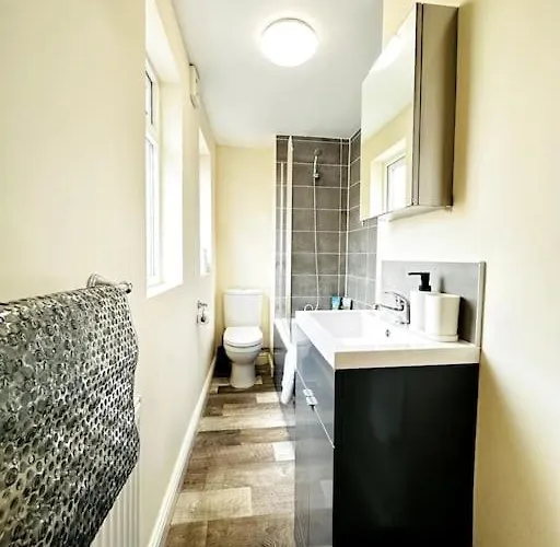 Airy Two-bed Bristol