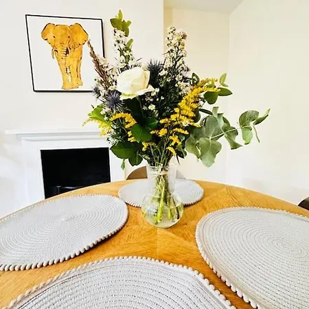 Apartment Airy Two-bed *